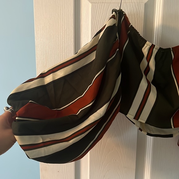 Off the shoulder top - Picture 3 of 3